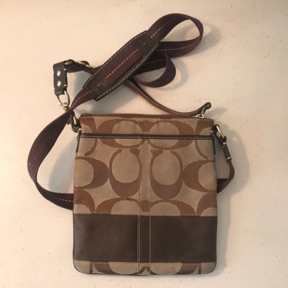 Coach Handbags - Coach Swingpack Crossbody Purse